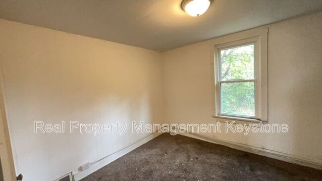 Building Photo - 1026 Mirror St