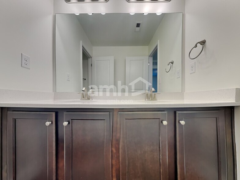 Building Photo - 111 Keyser Dr