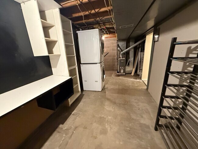 Building Photo - 2553 Hunting Ridge Trail