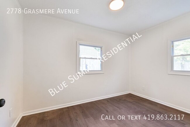 Building Photo - ***Rental Special $300*** Charming and Mod...