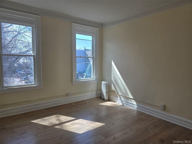 Building Photo - 78-10 32nd Ave