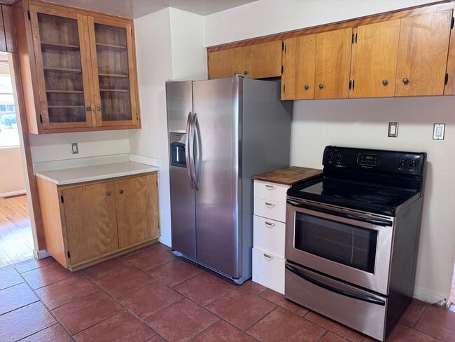 Building Photo - 3 Bedroom, 2 Bathroom Home near Washington...