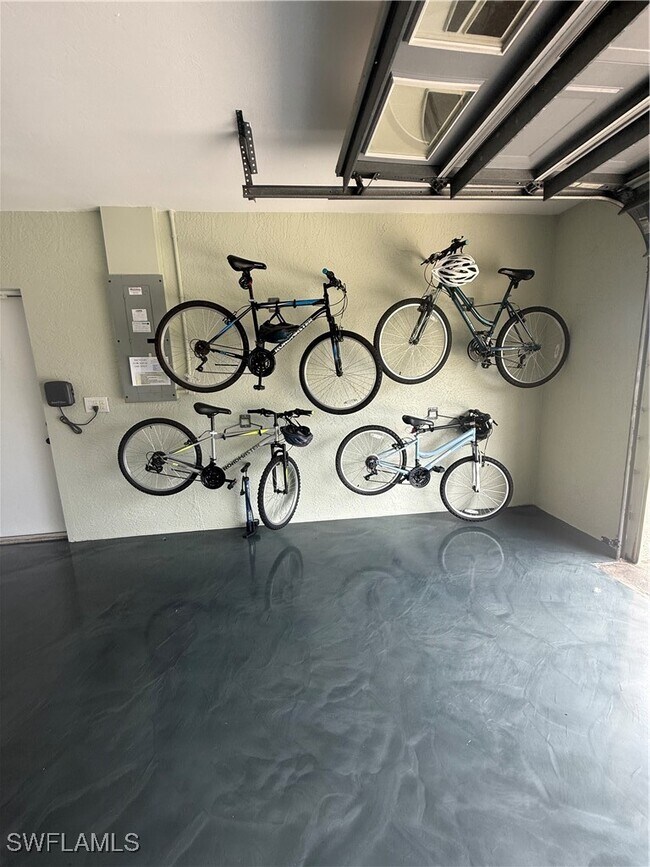 Building Photo - 1113 SE 20th Ct