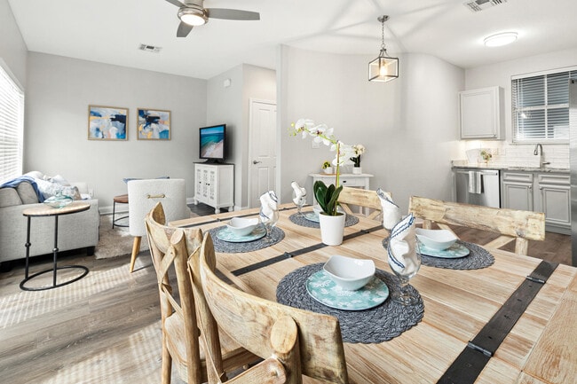 Building Photo - 24 Talon Ct