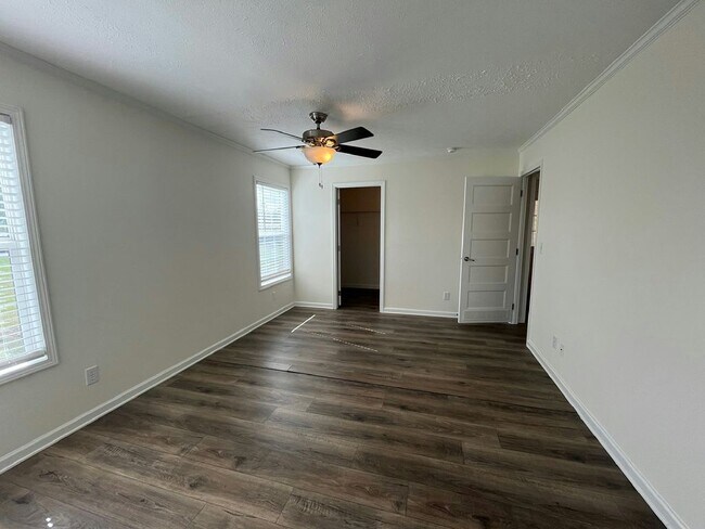 Building Photo - 568 Leopard Ln