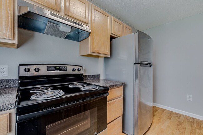 Building Photo - 3 Bedroom Springfield Home with Garage and Large Backyard