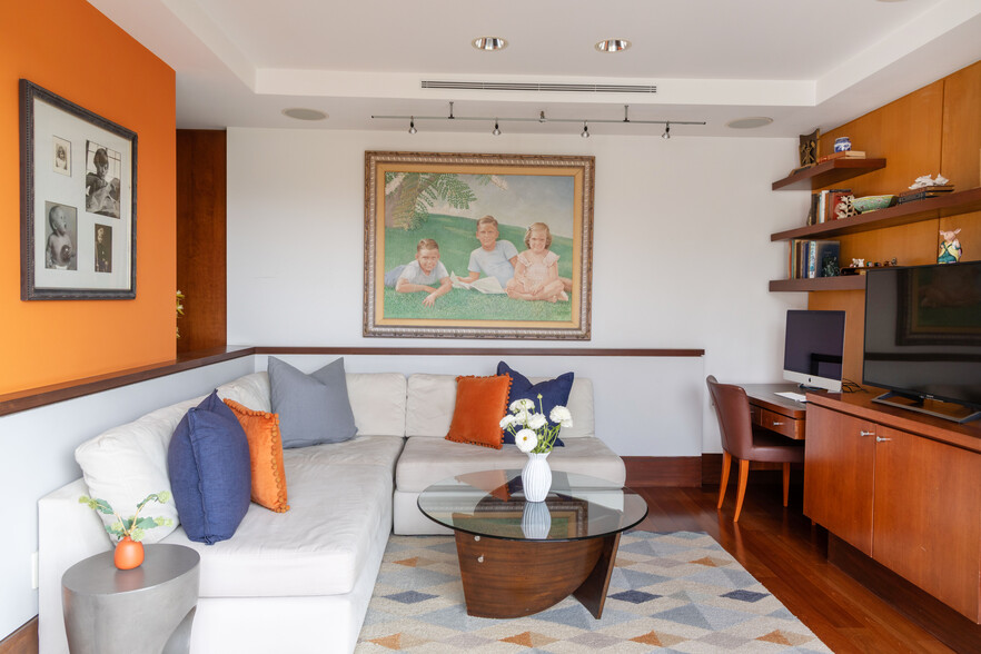 Upstairs sitting room - 207 Via Jucar