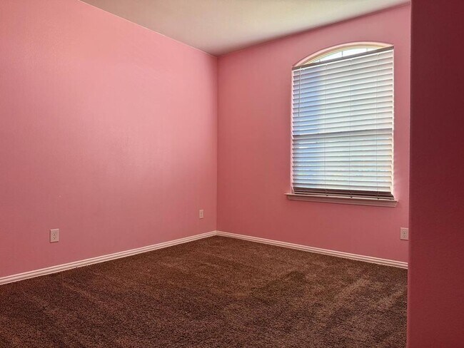 Building Photo - Home for Rent