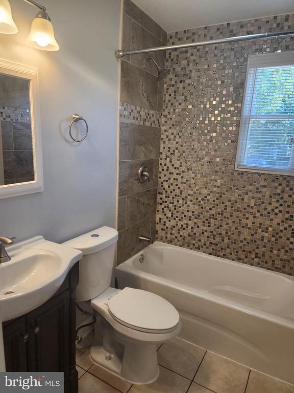 Building Photo - 4714 Duncrest Ave