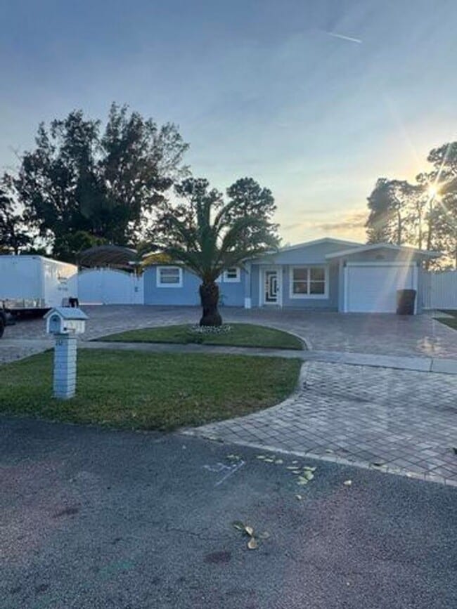 Building Photo - 2591 Rosehaven Rd