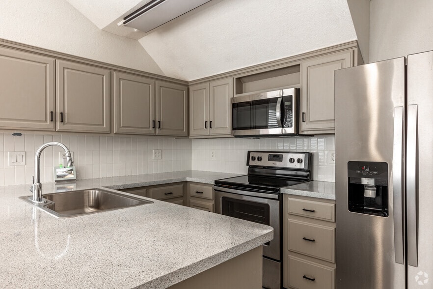 Townhouse - Carriage House