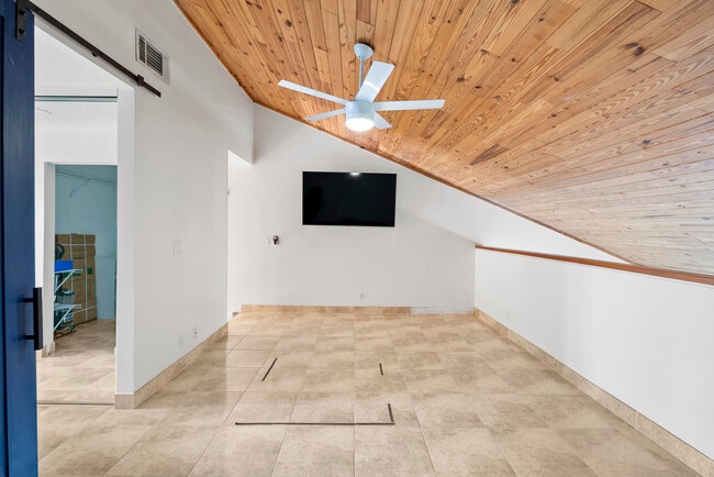 Building Photo - 216 Old Meadow Way