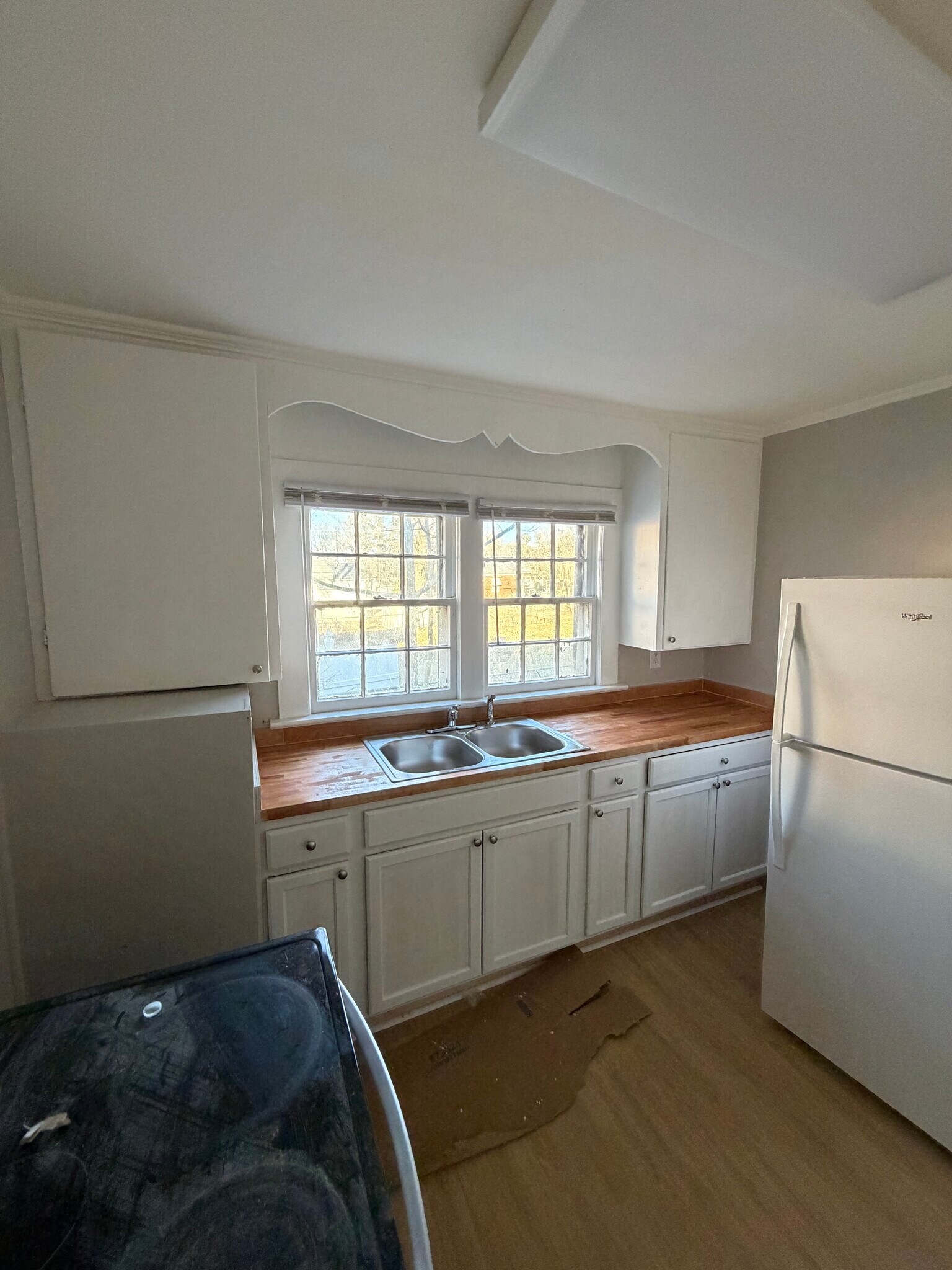 Building Photo - 409 Birch St