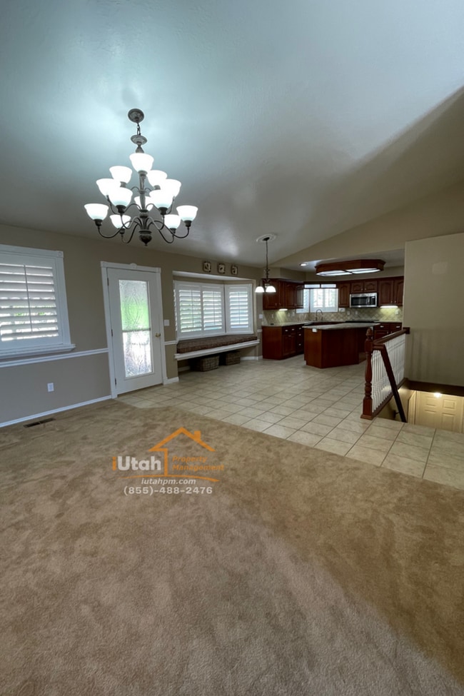 Building Photo - East Layton 6 Bdrm 3 Bth 2 car garage home.