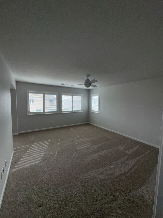 Building Photo - Looking for a Great Place to live?