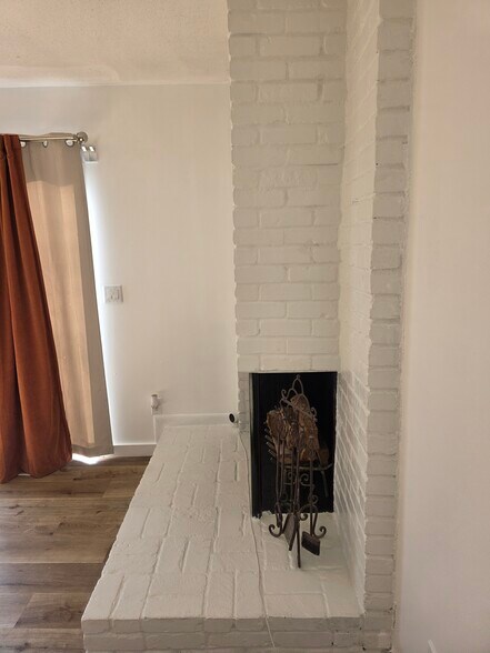 Building Photo - 11260 College Ave