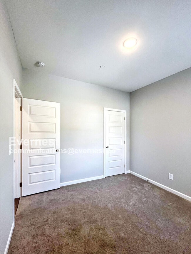 Building Photo - 1305 Ventura Ln