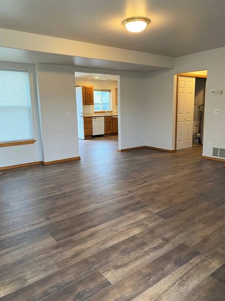 Building Photo - 1978 Greatview Dr