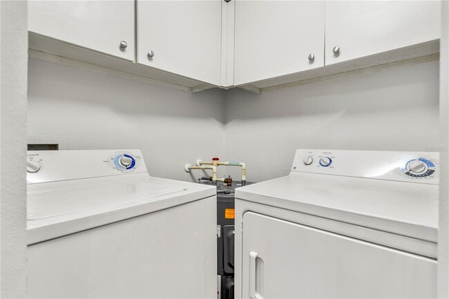 Building Photo - 1454 FARRINGDON Cir