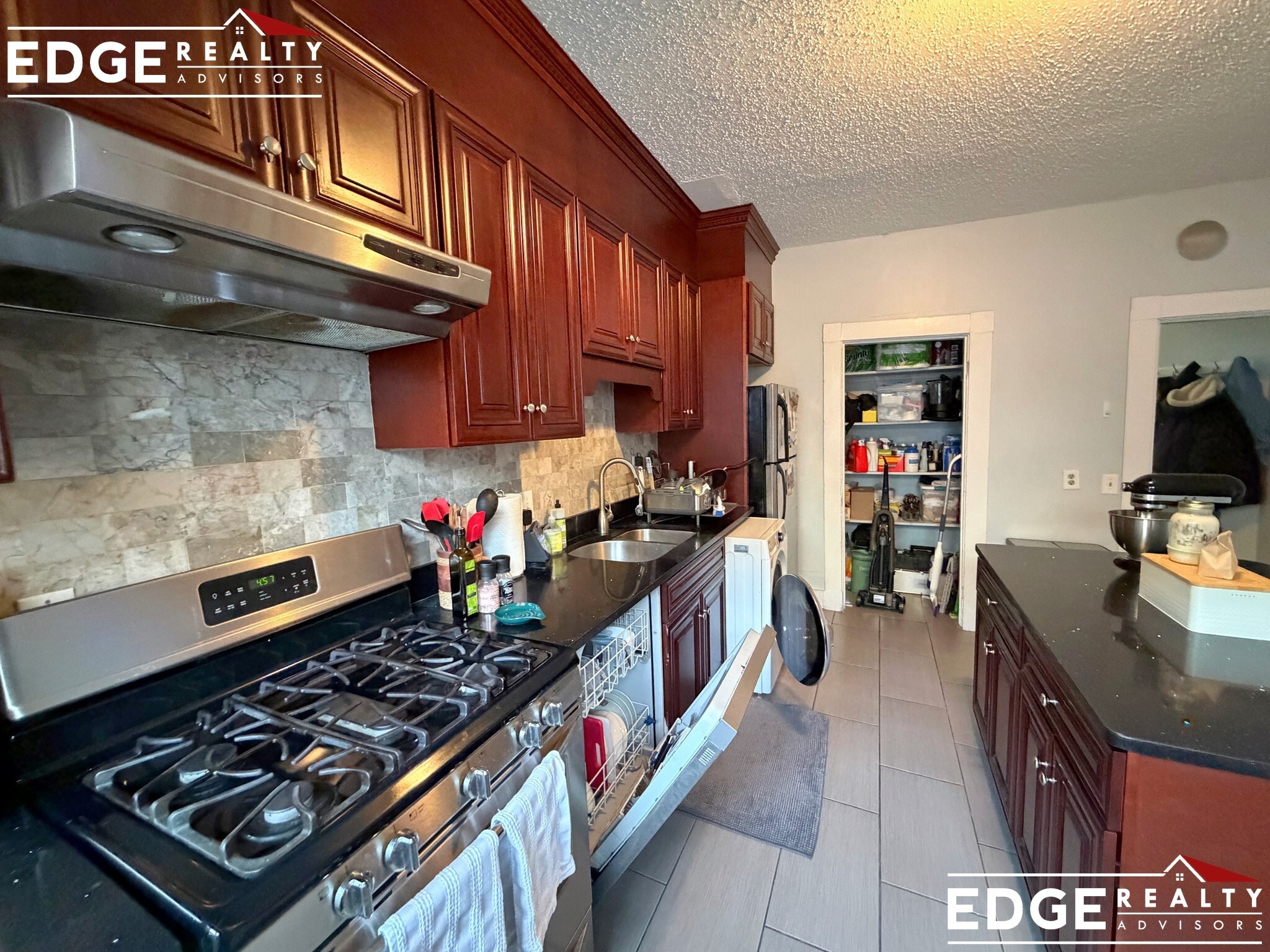 Building Photo - 471 Cambridge St