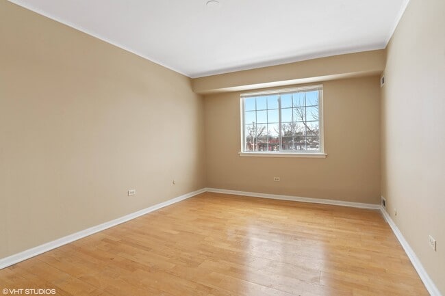 Building Photo - 1515 N Windsor Dr