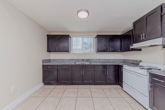 Building Photo - 8711 McKinley Pl