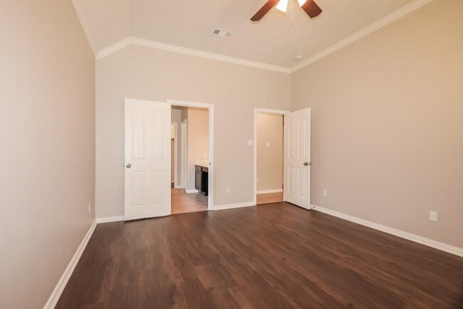 Building Photo - 9202 Hidden Lake Cir