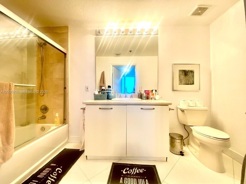 Building Photo - 6515 Collins Ave