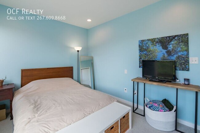 Building Photo - 2029 E Huntingdon St