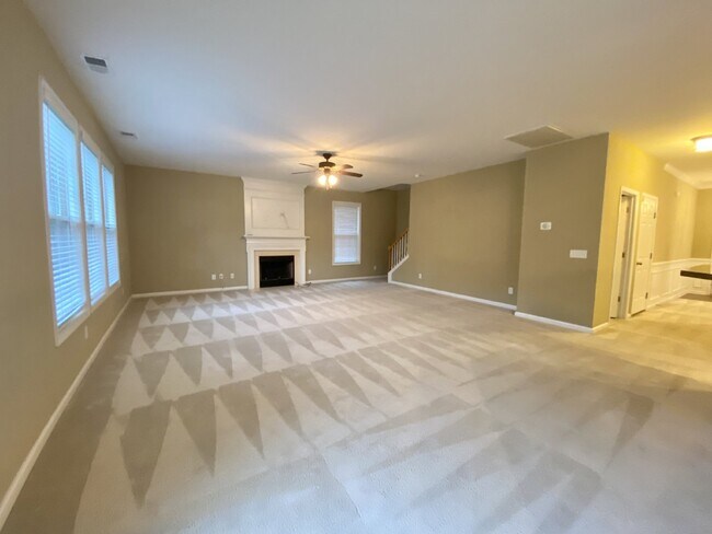 Building Photo - Five Bedroom Single Family Home in Cypress Ridge!