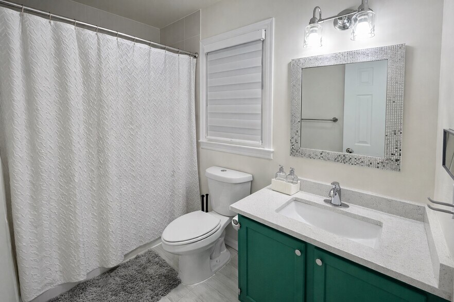Master Bath - 5706 Rocky Run Dr