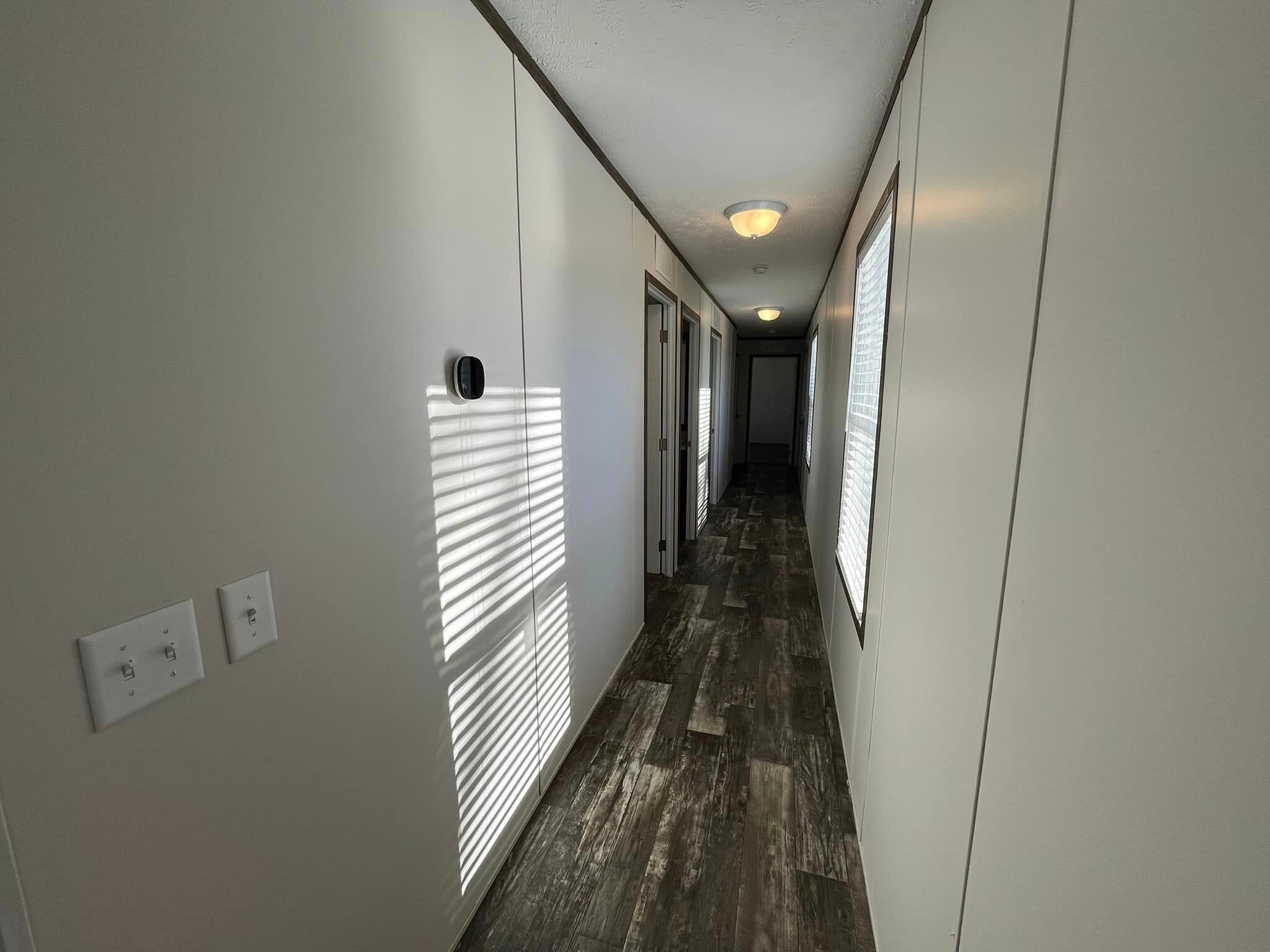 Building Photo - 1319 W Plum St