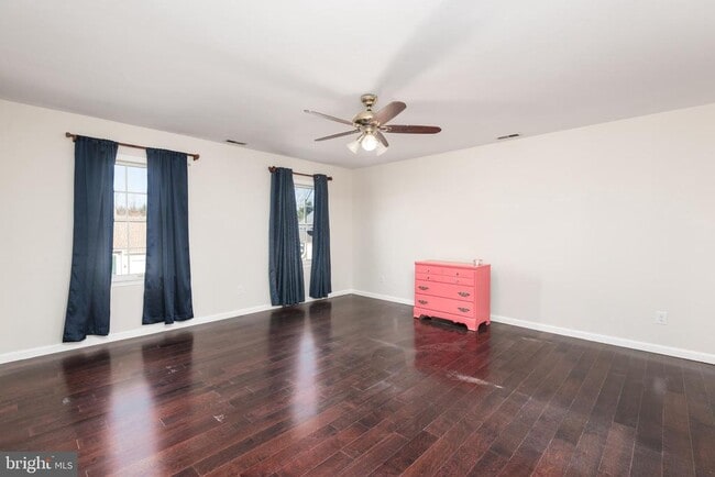 Building Photo - 8460 Colony Cir