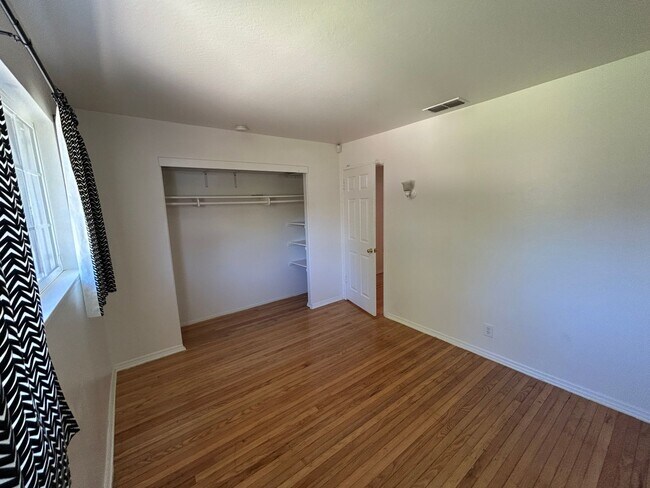 Building Photo - 4607 11th Ave