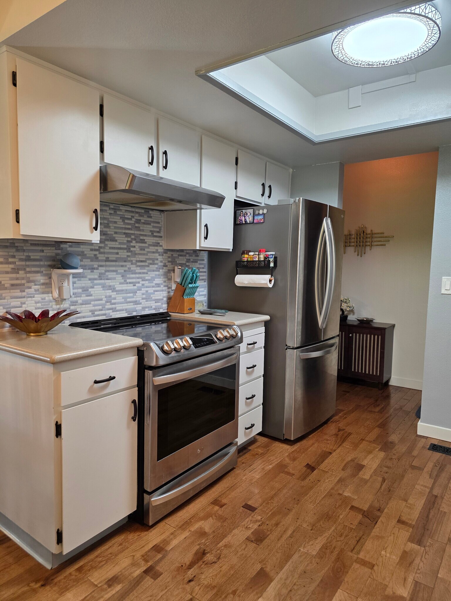Kitchen - 12504 SE Stark St