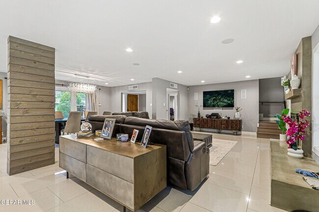 Building Photo - 9904 Monaco Dr