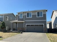 Building Photo - Spacious Modern Puyallup Home