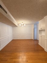 Building Photo - 5429 Newcastle Ave
