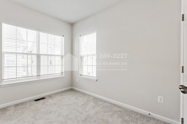 Building Photo - 7113 Rowlock Aly