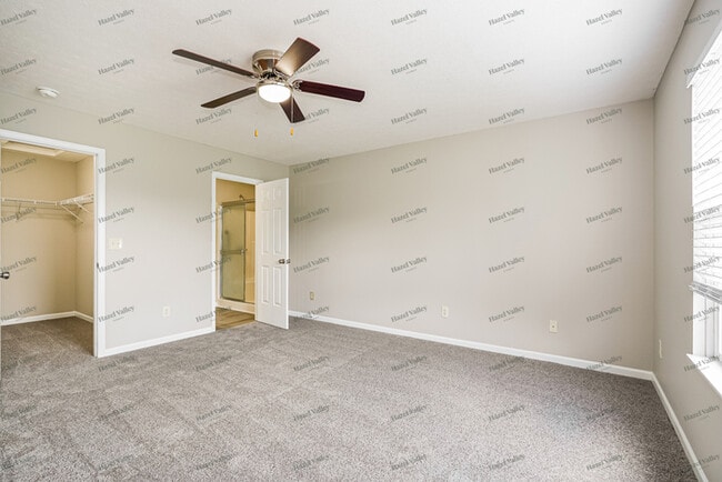 Building Photo - 855 Mueller Dr