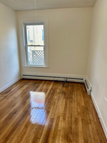 Building Photo - 15 Riggs St