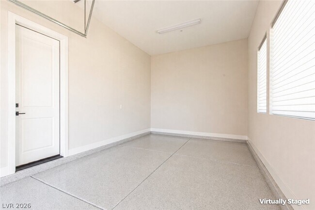 Building Photo - 10797 Canyon Bloom Dr