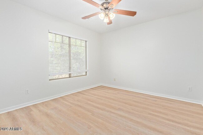 Building Photo - 4542 N 111th Dr