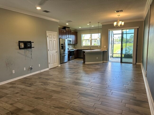 Building Photo - 9119 Carolina Wren Dr