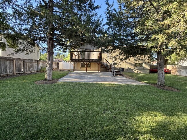 Building Photo - 2243 Aspen Hills Dr