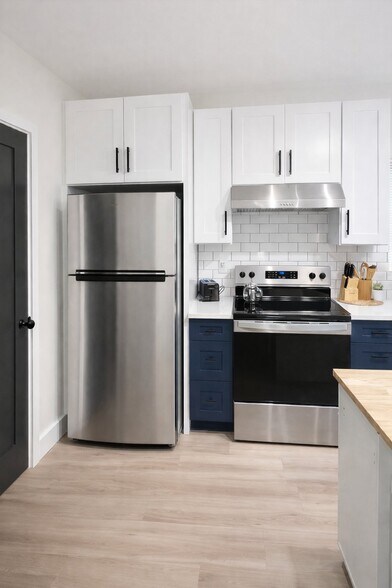 Building Photo - 801 E Knollwood St