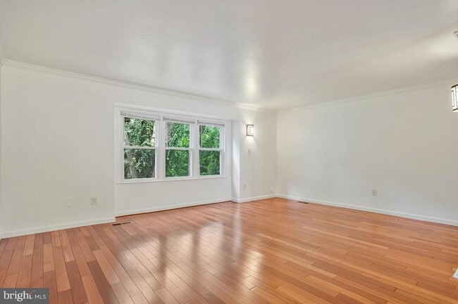 Building Photo - 205 Castleton Pl