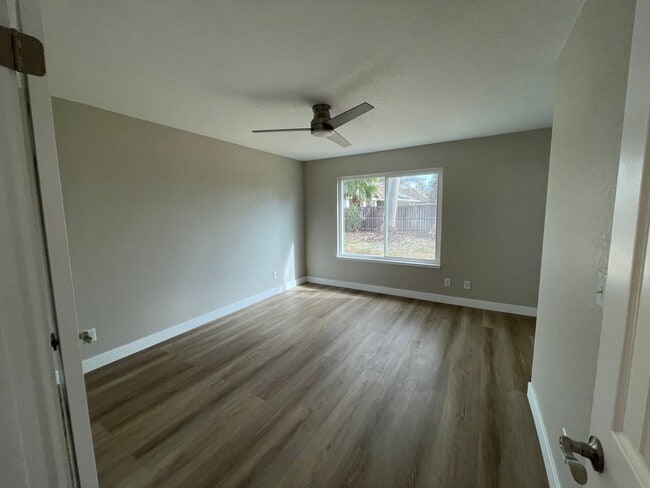 Building Photo - Beautiful Single Story Home Ready To Be Home!