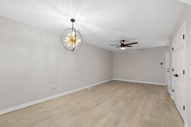 Building Photo - 365 E Williams St