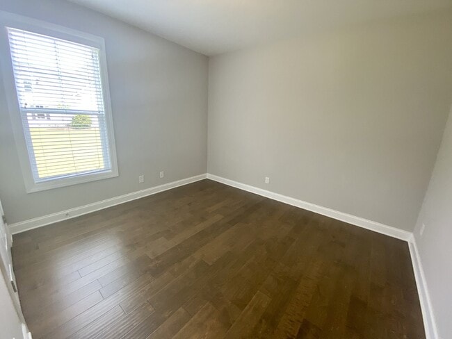 Building Photo - Stunning, Spacious Home in May River Preserve!